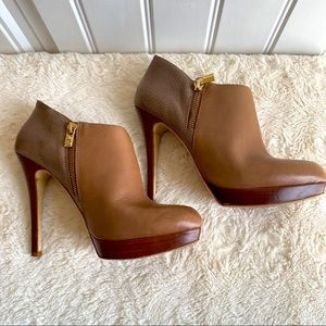 Michael Kors Ankle Boots, tan color.